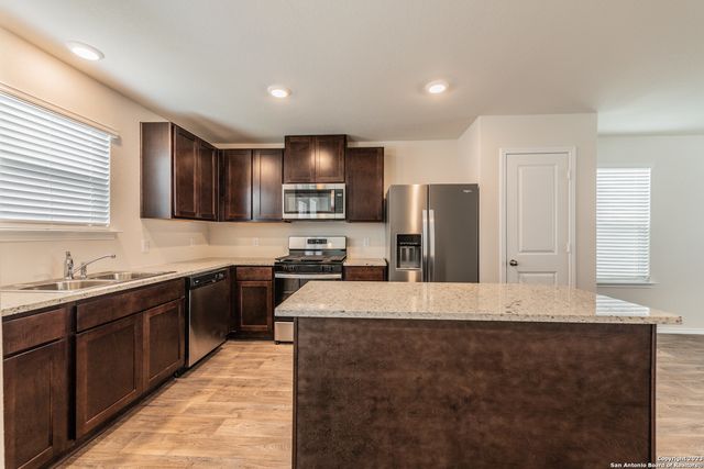 1006 Western Whipbird, San Antonio, TX 78253