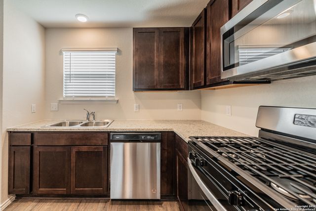 1006 Western Whipbird, San Antonio, TX 78253