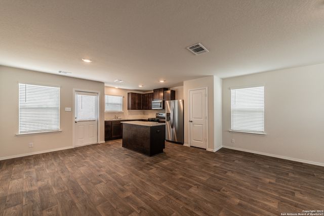 1006 Western Whipbird, San Antonio, TX 78253