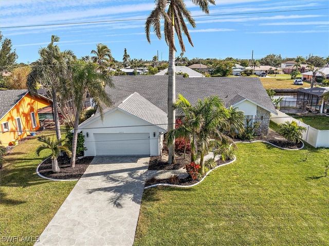 4225 SW 2nd AVE, Cape Coral, FL 33914