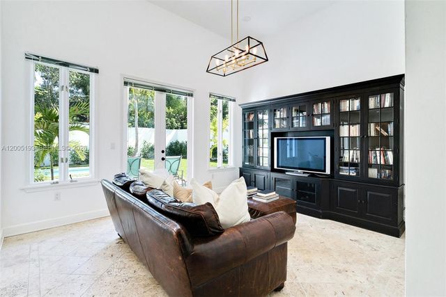 3930 Crawford Ave, Miami, FL 33133