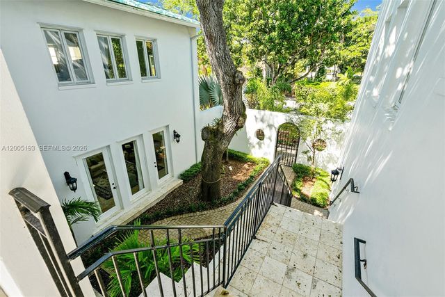 3930 Crawford Ave, Miami, FL 33133