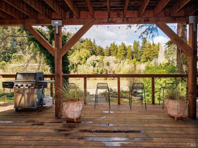 16620 Guernewood Rd, Guerneville, CA 95446