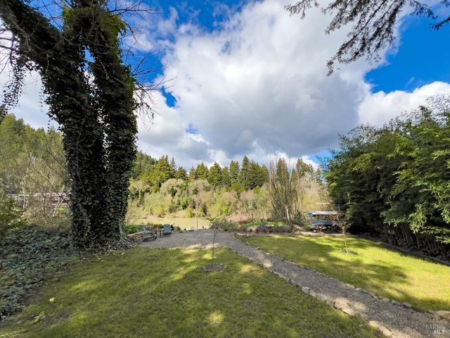 16620 Guernewood Rd, Guerneville, CA 95446