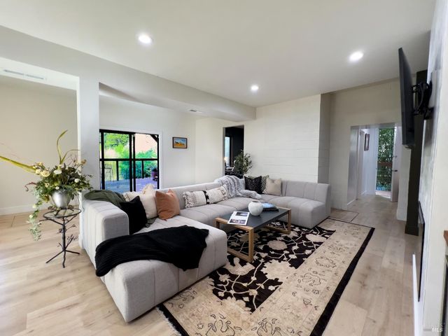 16620 Guernewood Rd, Guerneville, CA 95446