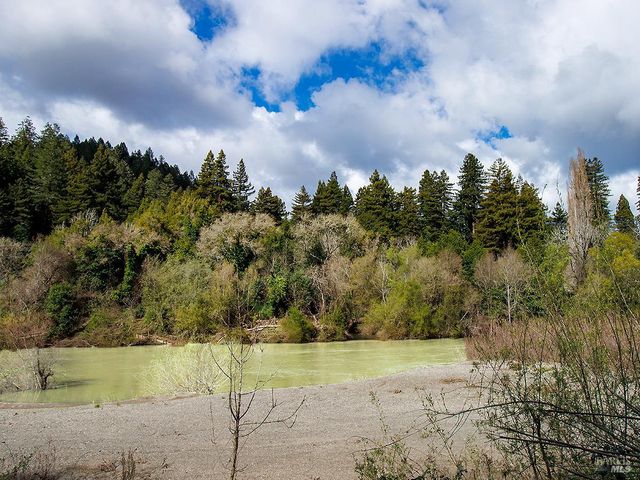 16620 Guernewood Rd, Guerneville, CA 95446