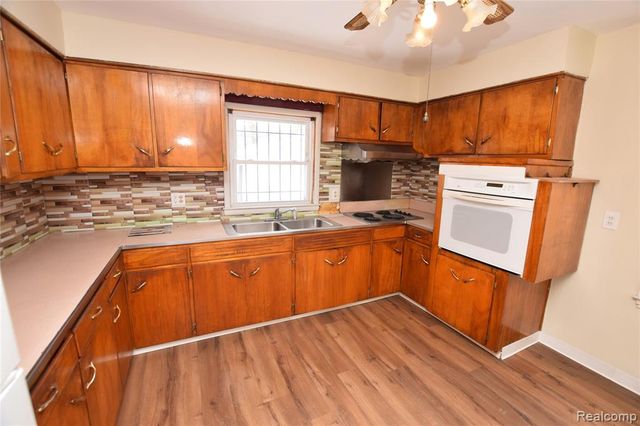 1701 Park Street, Flint, MI 48503