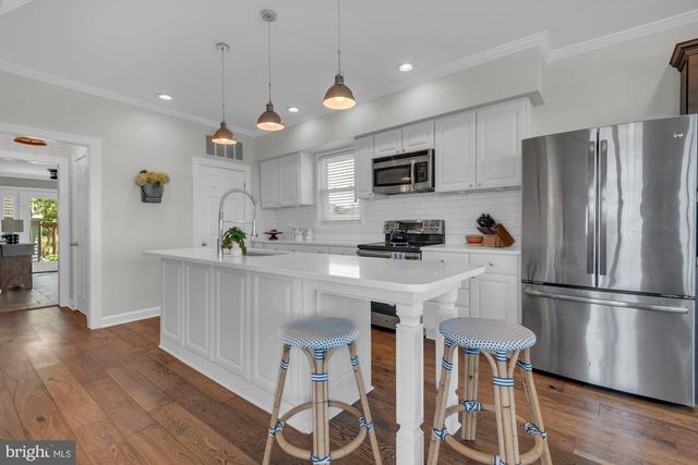 1069 SHORE ACRES RD, Arnold, MD 21012