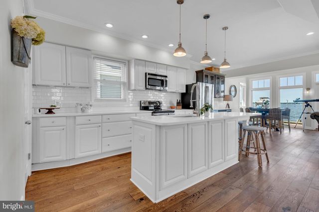 1069 SHORE ACRES RD, Arnold, MD 21012