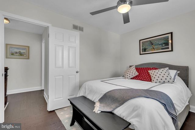 1069 SHORE ACRES RD, Arnold, MD 21012