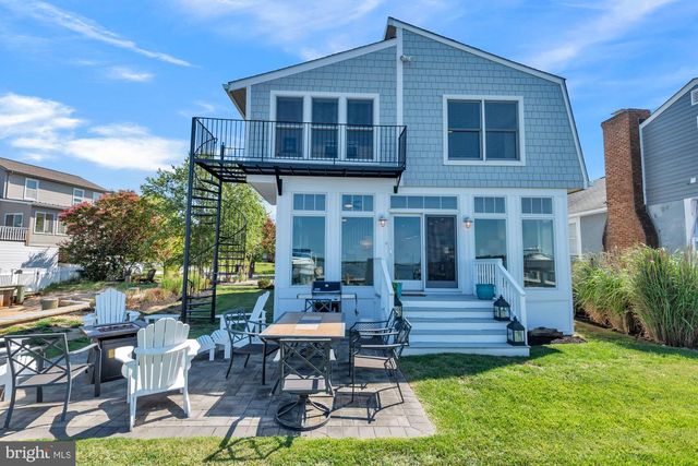 1069 SHORE ACRES RD, Arnold, MD 21012