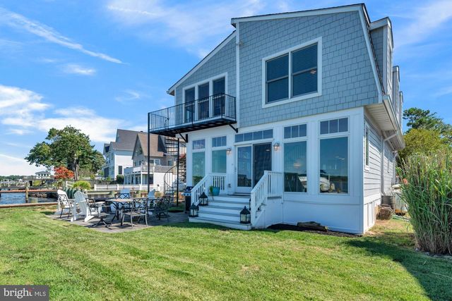 1069 SHORE ACRES RD, Arnold, MD 21012