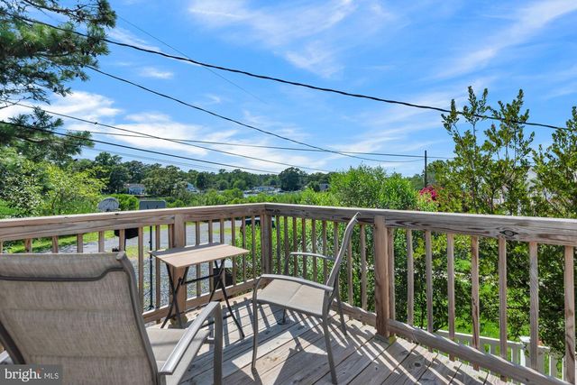 1069 SHORE ACRES RD, Arnold, MD 21012