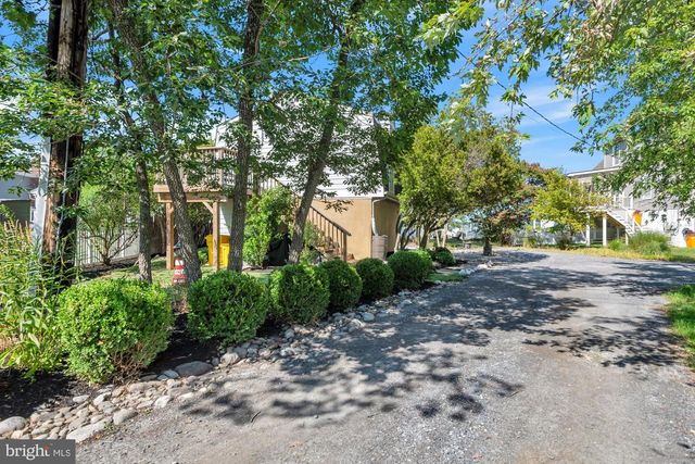 1069 SHORE ACRES RD, Arnold, MD 21012