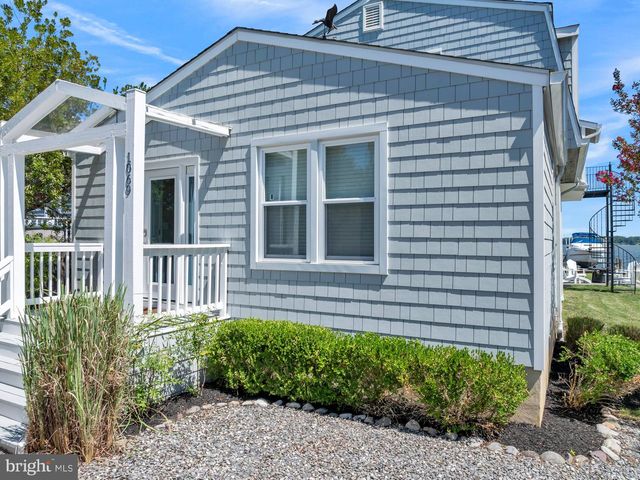 1069 SHORE ACRES RD, Arnold, MD 21012