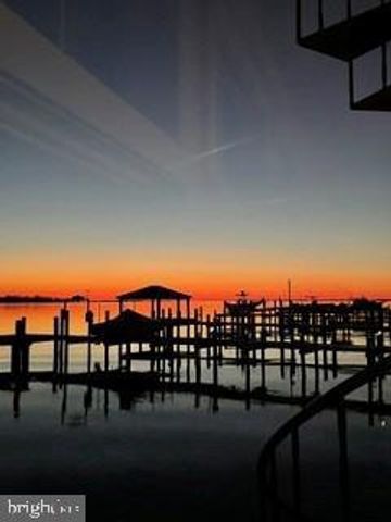 1069 SHORE ACRES RD, Arnold, MD 21012
