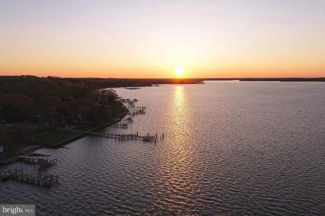 1069 SHORE ACRES RD, Arnold, MD 21012