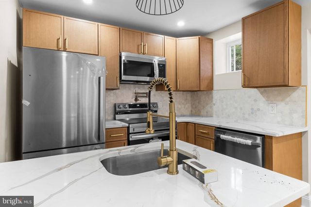 2122 E BIRCH ST, Philadelphia, PA 19134