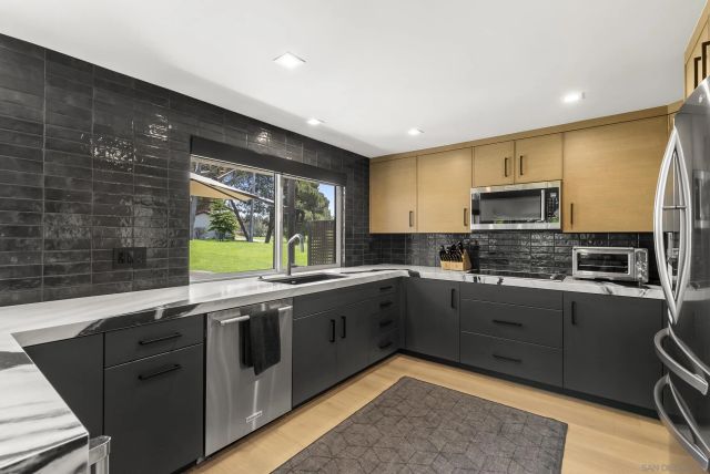 622 Camino Santa Barbara, Solana Beach, CA 92075