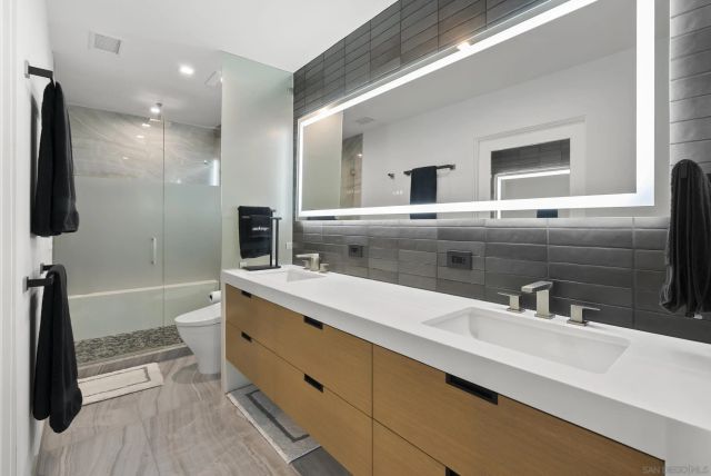 622 Camino Santa Barbara, Solana Beach, CA 92075