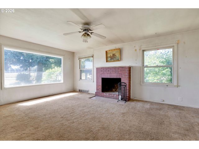 15239 S HIGHWAY 211, Molalla, OR 97038