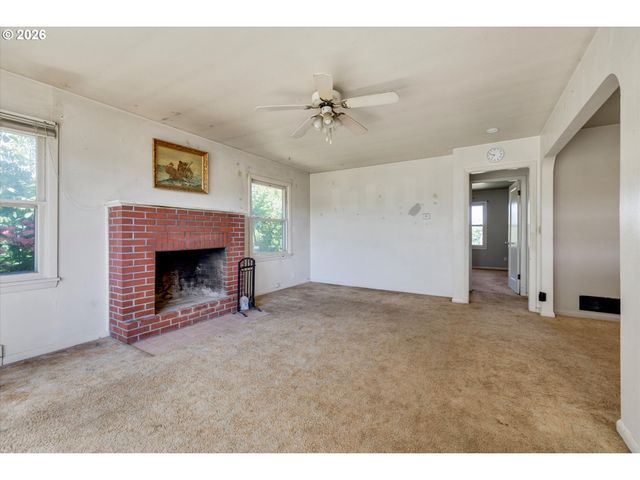 15239 S HIGHWAY 211, Molalla, OR 97038