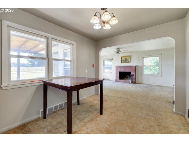 15239 S HIGHWAY 211, Molalla, OR 97038