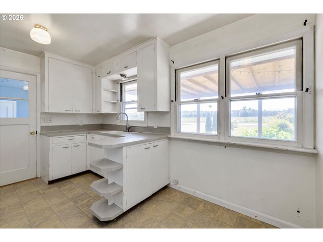 15239 S HIGHWAY 211, Molalla, OR 97038