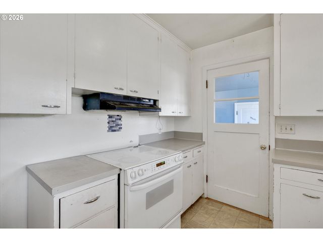 15239 S HIGHWAY 211, Molalla, OR 97038