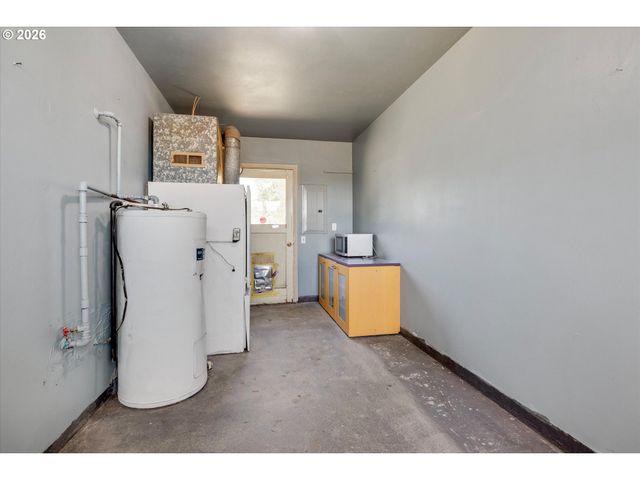 15239 S HIGHWAY 211, Molalla, OR 97038