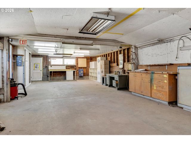 15239 S HIGHWAY 211, Molalla, OR 97038