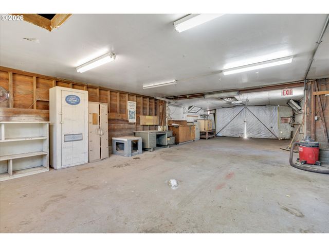 15239 S HIGHWAY 211, Molalla, OR 97038