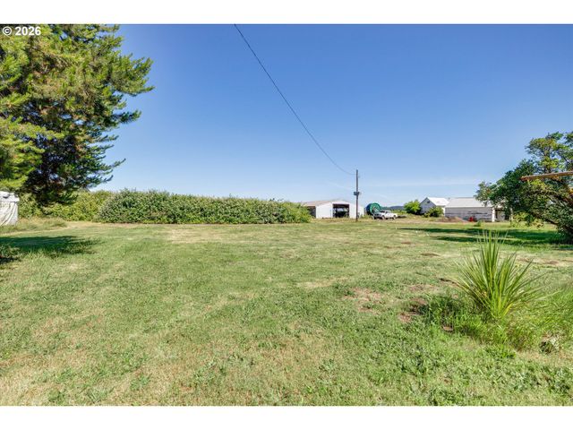 15239 S HIGHWAY 211, Molalla, OR 97038
