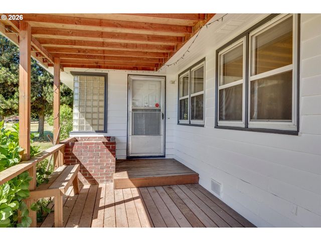 15239 S HIGHWAY 211, Molalla, OR 97038