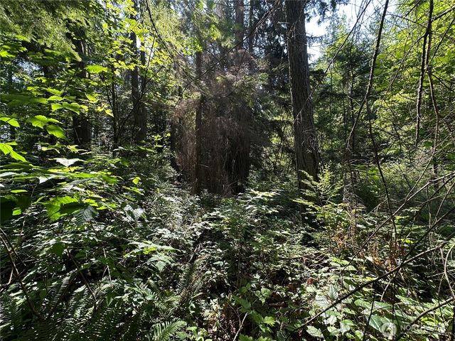 17 Shore Drive NE, Indianola, WA 98342