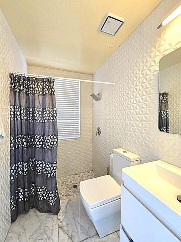 1811 Eagle Trace Boulevard W, Coral Springs, FL 33071