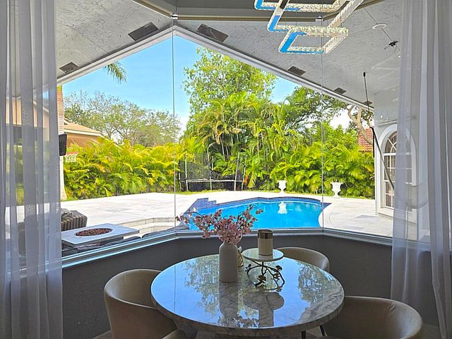 1811 Eagle Trace Boulevard W, Coral Springs, FL 33071
