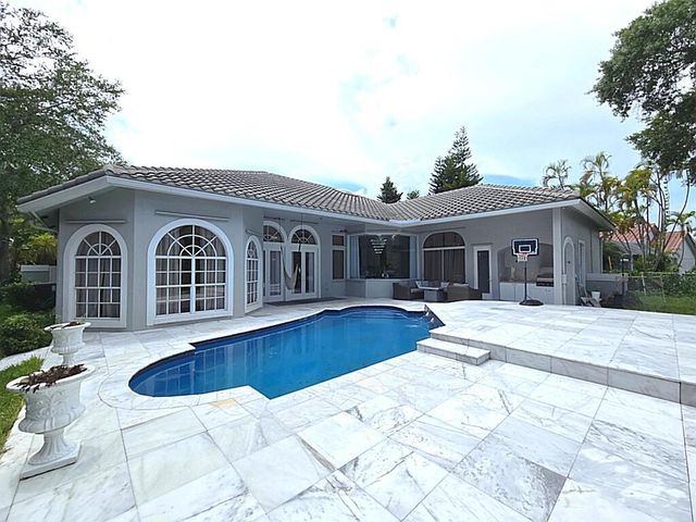 1811 Eagle Trace Boulevard W, Coral Springs, FL 33071
