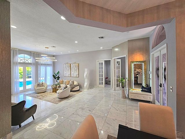 1811 Eagle Trace Boulevard W, Coral Springs, FL 33071