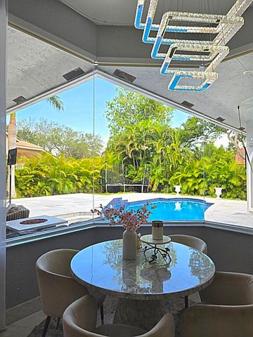 1811 Eagle Trace Boulevard W, Coral Springs, FL 33071