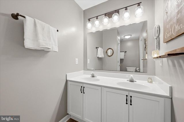 200 STAYMAN DR, Clear Brook, VA 22624