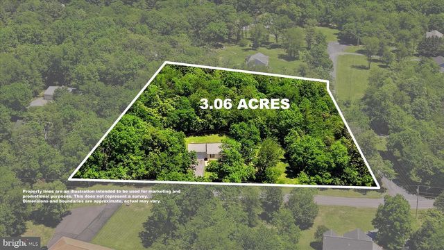 200 STAYMAN DR, Clear Brook, VA 22624
