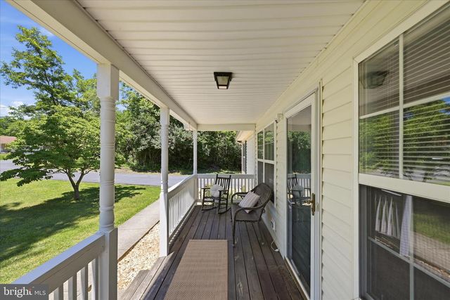 200 STAYMAN DR, Clear Brook, VA 22624