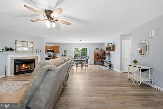 200 STAYMAN DR, Clear Brook, VA 22624