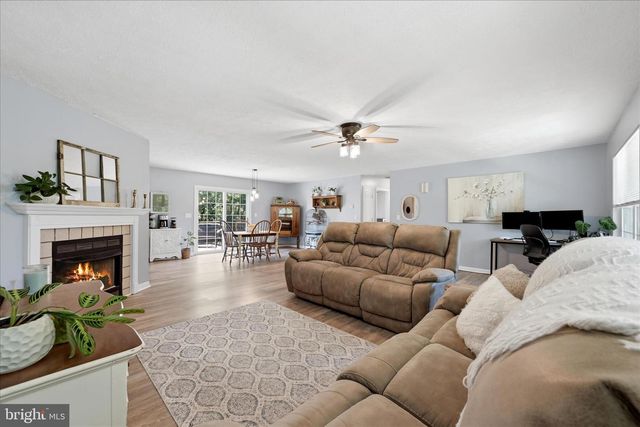 200 STAYMAN DR, Clear Brook, VA 22624