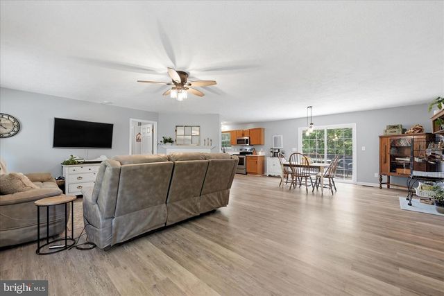 200 STAYMAN DR, Clear Brook, VA 22624