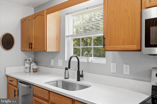 200 STAYMAN DR, Clear Brook, VA 22624
