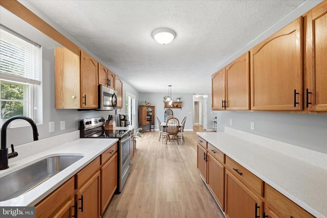 200 STAYMAN DR, Clear Brook, VA 22624