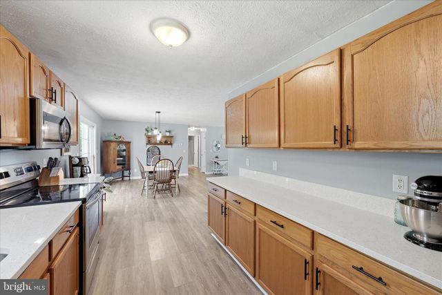 200 STAYMAN DR, Clear Brook, VA 22624