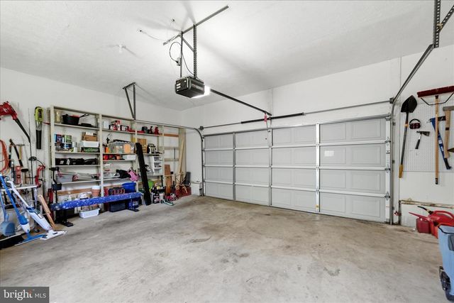 200 STAYMAN DR, Clear Brook, VA 22624